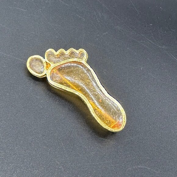 Joy Jewelry - Vintage Signed Joy Resin Plique A Jour Stained Glass Foot Brooch Pin 1960s Gold